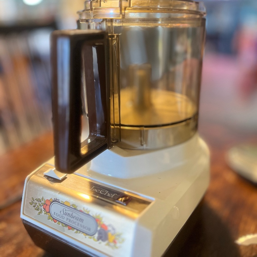 Vintage Sunbeam Le Chef Food Processor Model 14-11 TESTED
WORKS